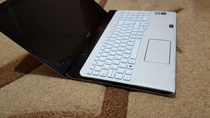 Laptop-uri Sony vaio SVE151D11V

15,6 1366x768 HD
intel...