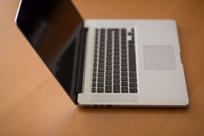 Laptop-uri Macbook Pro retina 15 mid 2014
Retina display:...