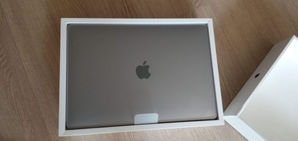Laptop-uri MacBook Pro 13 inch touchbar ideal
------
Mac...