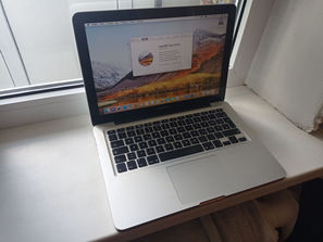 Laptop-uri Macbook Pro
------
MacBook este într-o stare ...