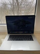 Laptop-uri MacBook Pro(15-Inch ,2019).i7/ 16GB/256ssd
---...
