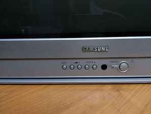 Televizoare Samsung
------
Stare foarte buna lucreaza tot...