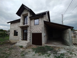 Truseni Se vinde casă, în satul Trușeni.120m2+7ari.
--...