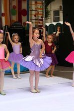 Educaţie şi babysitting Balet, dance,gimnastica pentru copii 
mishania...