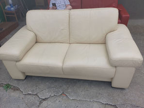 Mobilier Vand canapea
------
Starea buna
Lungime 1.80...