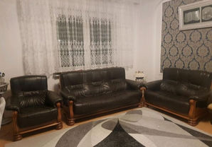 Mobilier Sofa piele naturala
------
Mobilier adus din ...