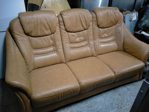 Mobilier Кожаный диван
------
2 метра
------
Tip
Ca...