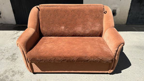 Mobilier Sofa
------
Ciocana 
Mobila este curata..far...