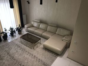 Mobilier Ideal pentru un salon spatios. negociabil
----...