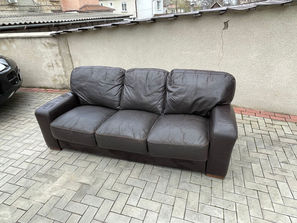 Mobilier Canapea din piele
------
Canapea

Piele nat...