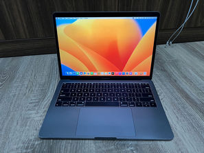 Laptop-uri MacBook Pro 13, 2017
------
Stare tehnica bun...