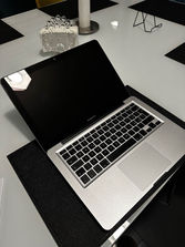Laptop-uri Apple Mac book pro
------
Mac book pro 13 lat...