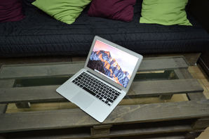 Laptop-uri MacBook Air 2012
------
MacBook Air 2012 in s...