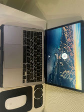 Laptop-uri Space Grey McBook Air 13, 2020,256 /8GB și husa...