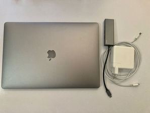 Laptop-uri Top! Macbook Pro 15 2017 Space Gray, Schimb!
-...