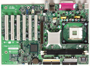 Calculatoare de masa CPU Pentium 4 + RAM 256Mb + MB
------
Пожалуй...