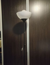 Iluminat Lampa Ikea Torser
------
Lampa pe podea de la...