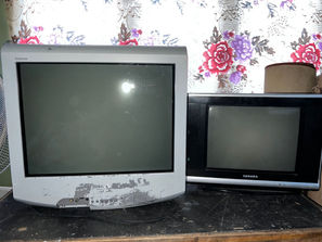 Televizoare Продам телевизор
------
Самсунг -700 лей 
Са...