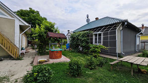 Balti Se vinde casă (85m2), + garaj, bucătărie de var...