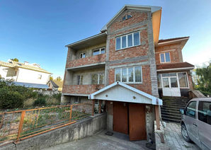 Balti Se vinde casa pe str. Suceava 21B, mun.Balti
-...