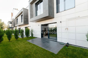 Centru Townhouse 2 nivele, 190 mp, 350000 €
------
h...