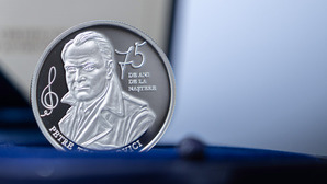 Antichitati Продаю памятную серебряную монету 50 лей -Петре...